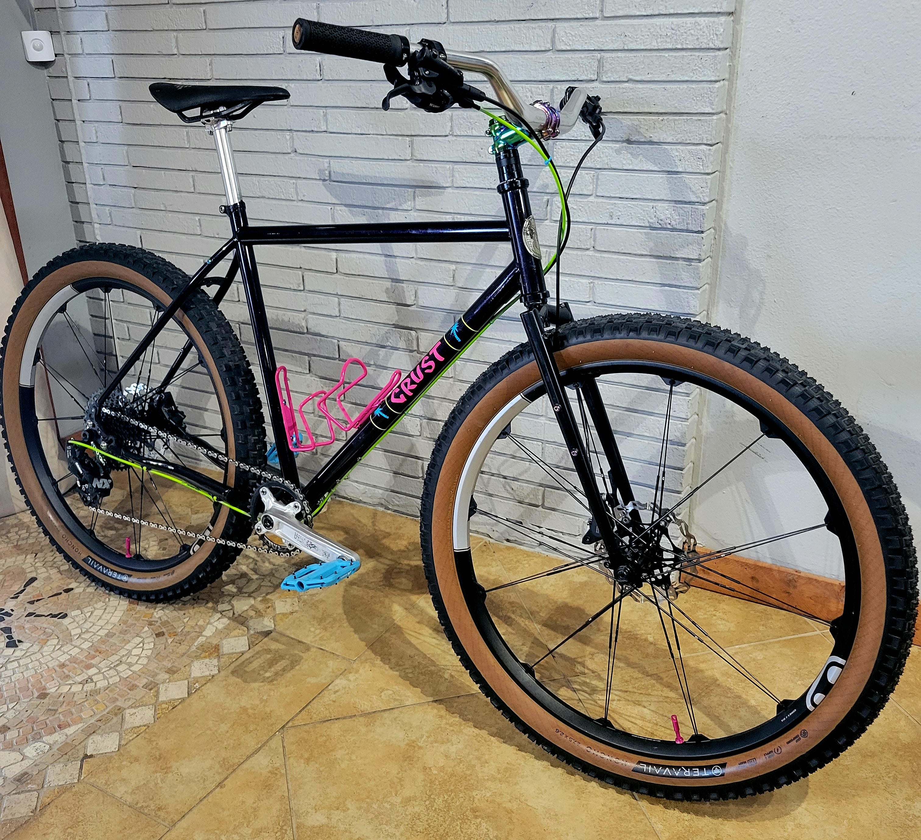 Crust Evasion Medium – South Tampa Bicycle Co.