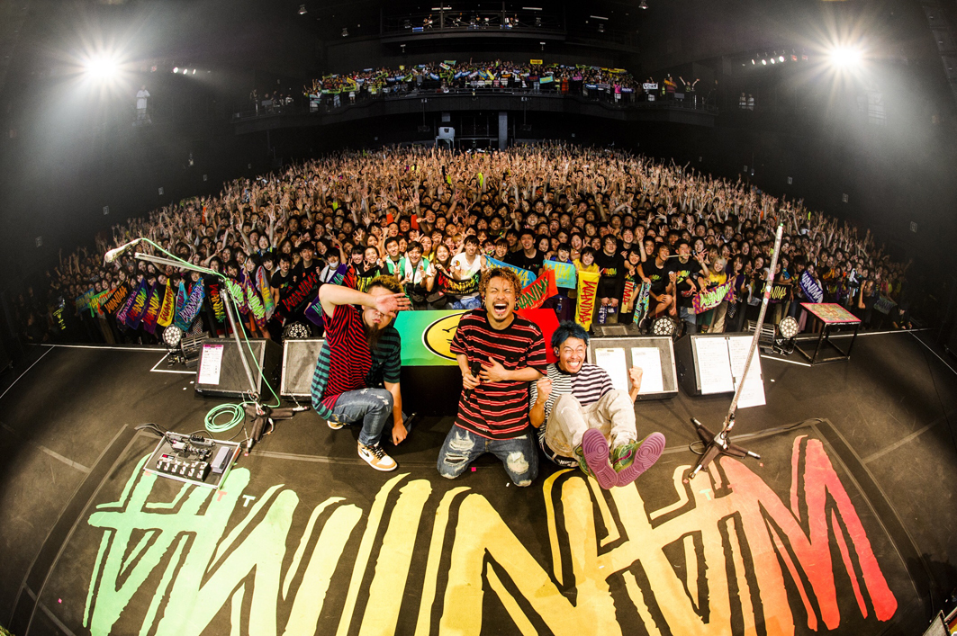 ROCK AX Vol.3』DAY2 オーディエンスを熱狂の渦に叩き込んだWANIMA