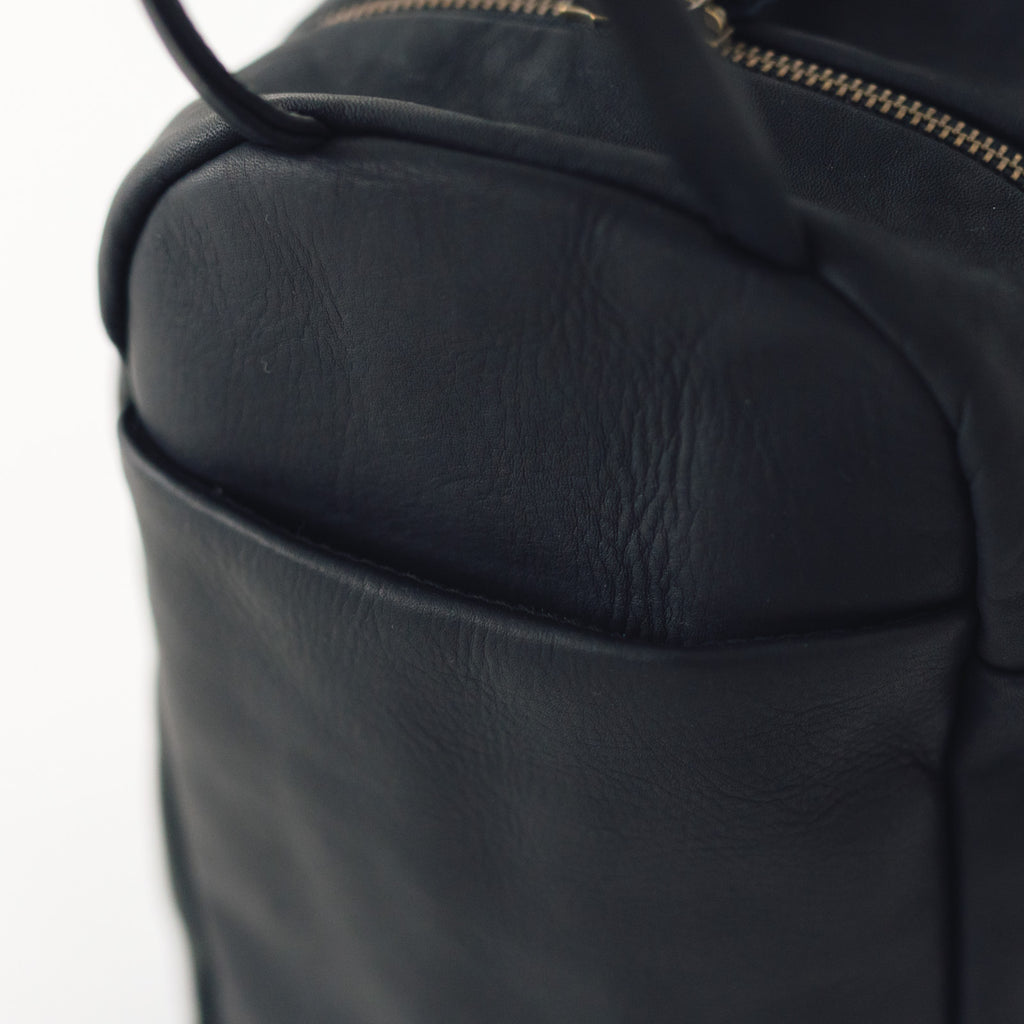 a（アー）ボストンバッグ ブラック ｜くらすこと公式オンラインストア