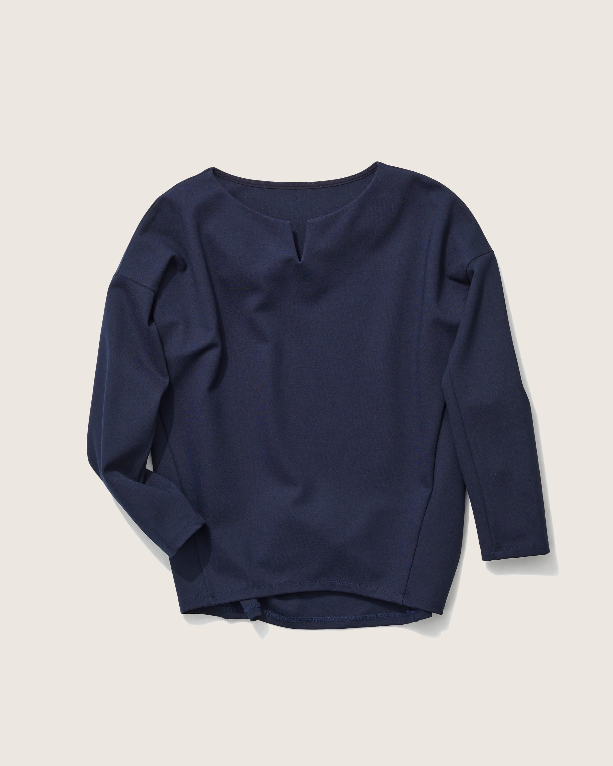 ダブルジャージーキーネックプルオーバー - SOÉJU online store｜上質