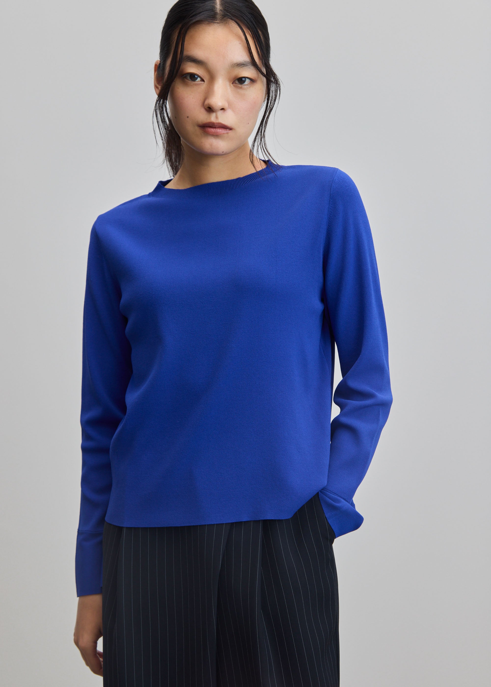 クルーネックニットプルオーバー - SOÉJU online store｜上質な大人の