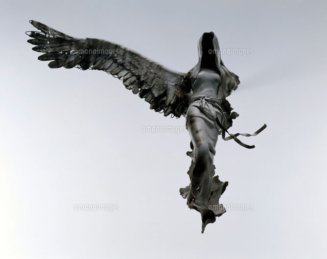 立体 片翼の天使[02237008206]の写真・イラスト素材｜アマナイメージズ