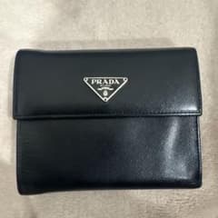 本日限定値下げ‼️プラダ 二つ折り財布 サフィアーノレザー 三角ロゴ