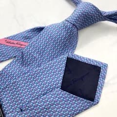 サルヴァトーレフェラガモ ネクタイ 総柄 シルク イタリア製 青 - メルカリ