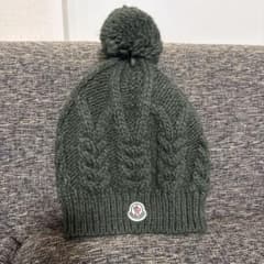 MONCLER ダークグリーン ケーブル編みニット帽 - メルカリ
