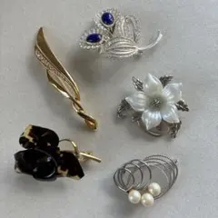 2026年最新】昭和ブローチの人気アイテム - メルカリ