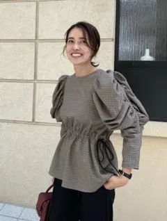 2026年最新】ohga ブラウスの人気アイテム - メルカリ