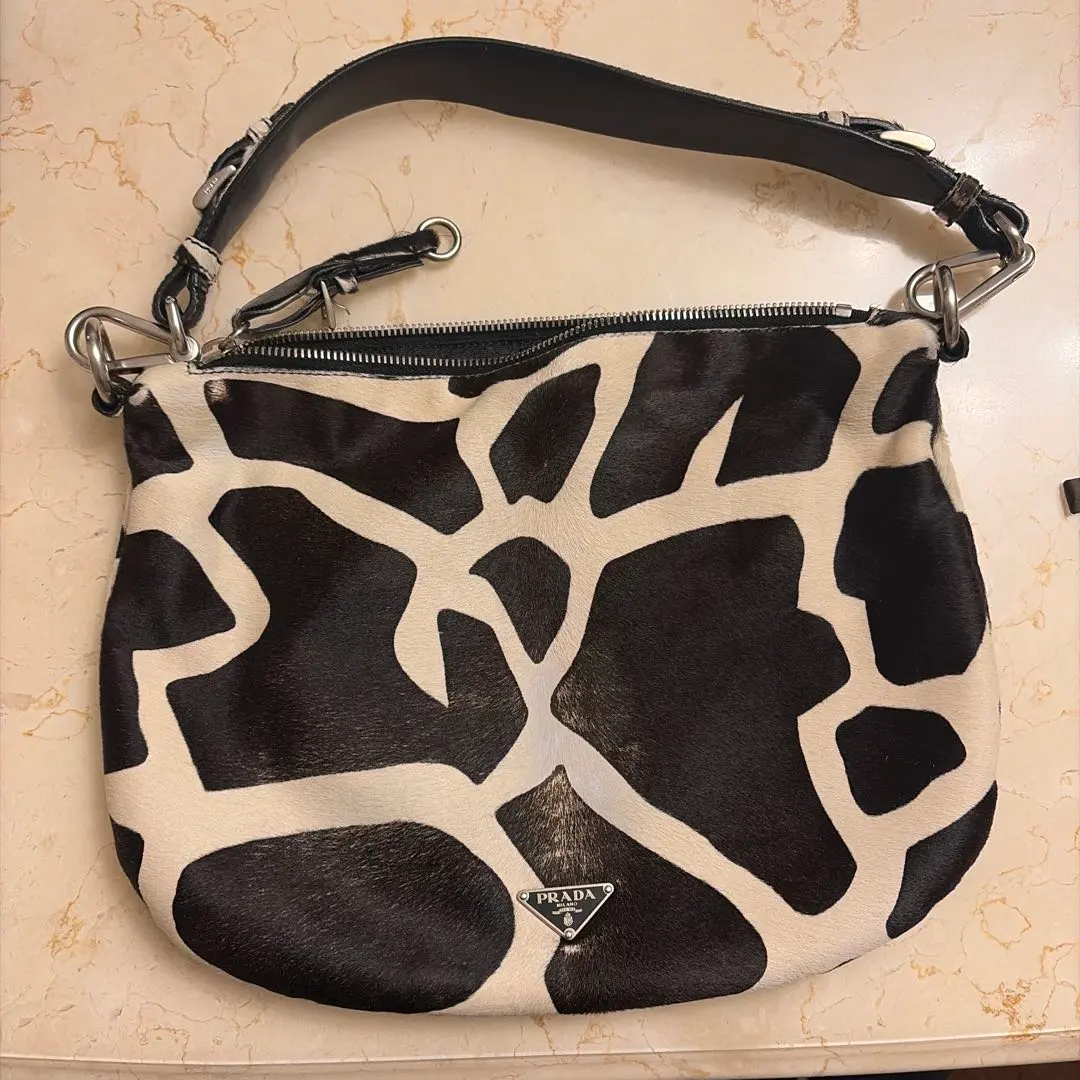 2026年最新】プラダ ハラコ バッグの人気アイテム - メルカリ