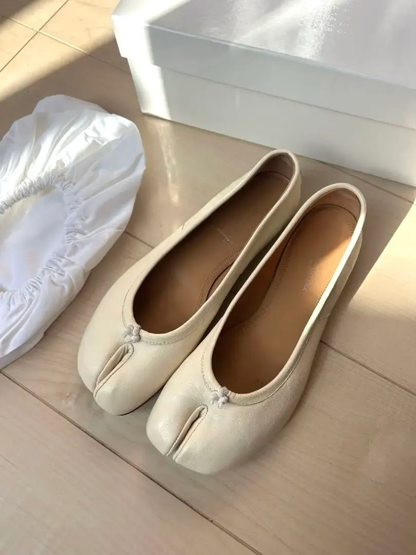 2026年最新】Maison Margiela カラー：ベージュ系 フラットシューズ