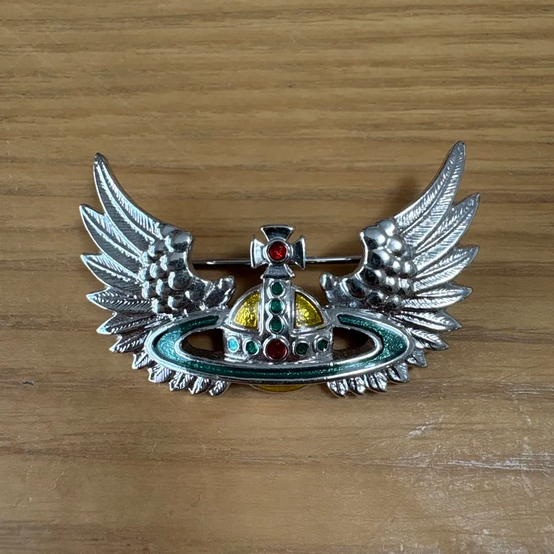 2026年最新】ヴィヴィアン ピンバッチの人気アイテム - メルカリ