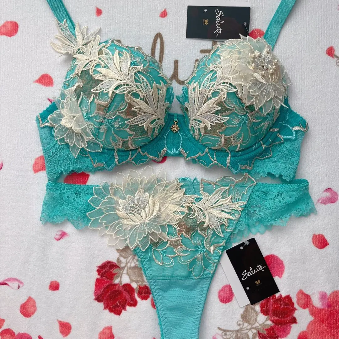 2026年最新】ワコール サルート 52Gの人気アイテム - メルカリ