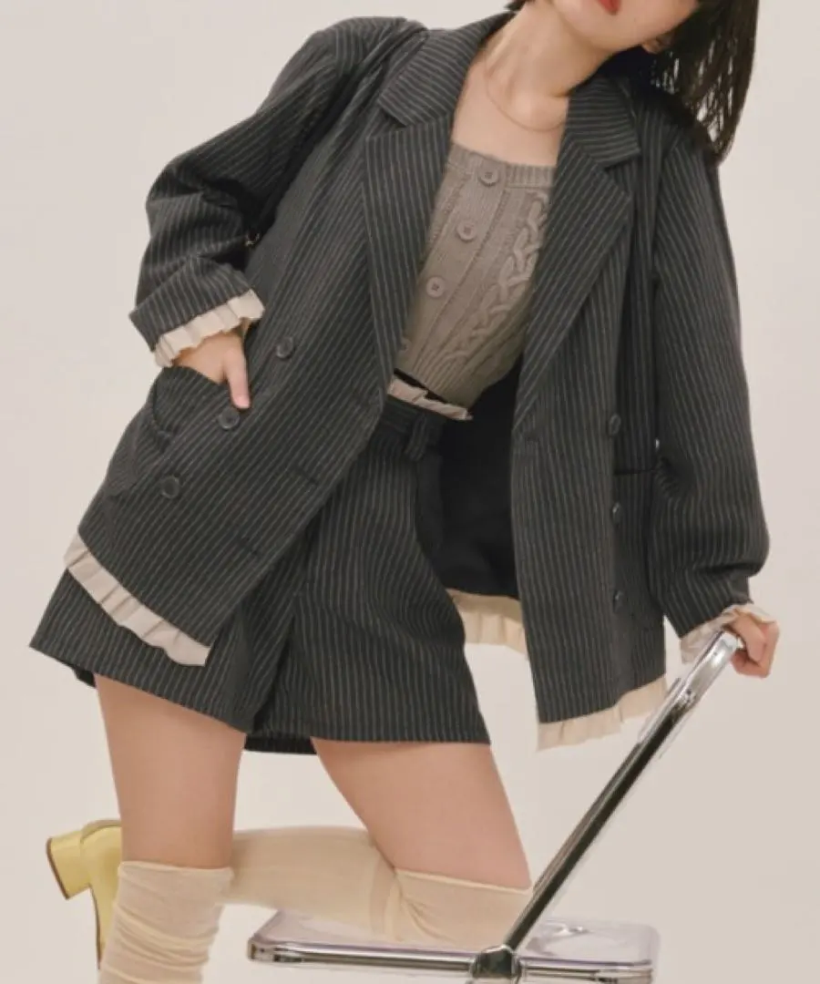 2026年最新】loinnuit フリルレイヤードデザインジャケットの人気