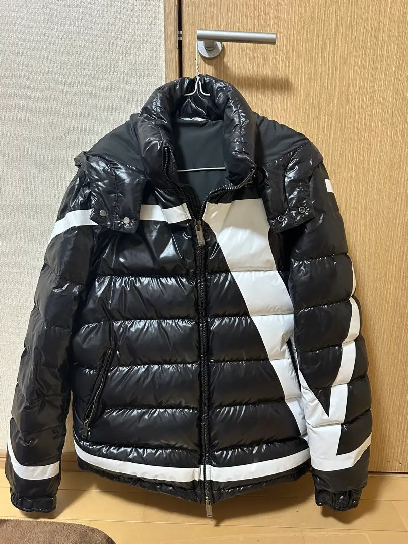 2026年最新】VALENTINO ダウンジャケットの人気アイテム - メルカリ