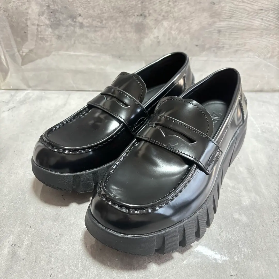 2026年最新】zara vibram ローファーの人気アイテム - メルカリ