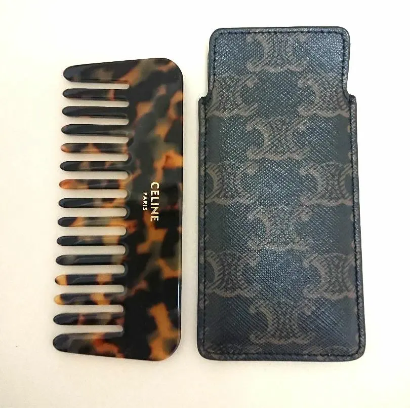 2026年最新】CELINE ヘアブラシ・コームの人気アイテム - メルカリ