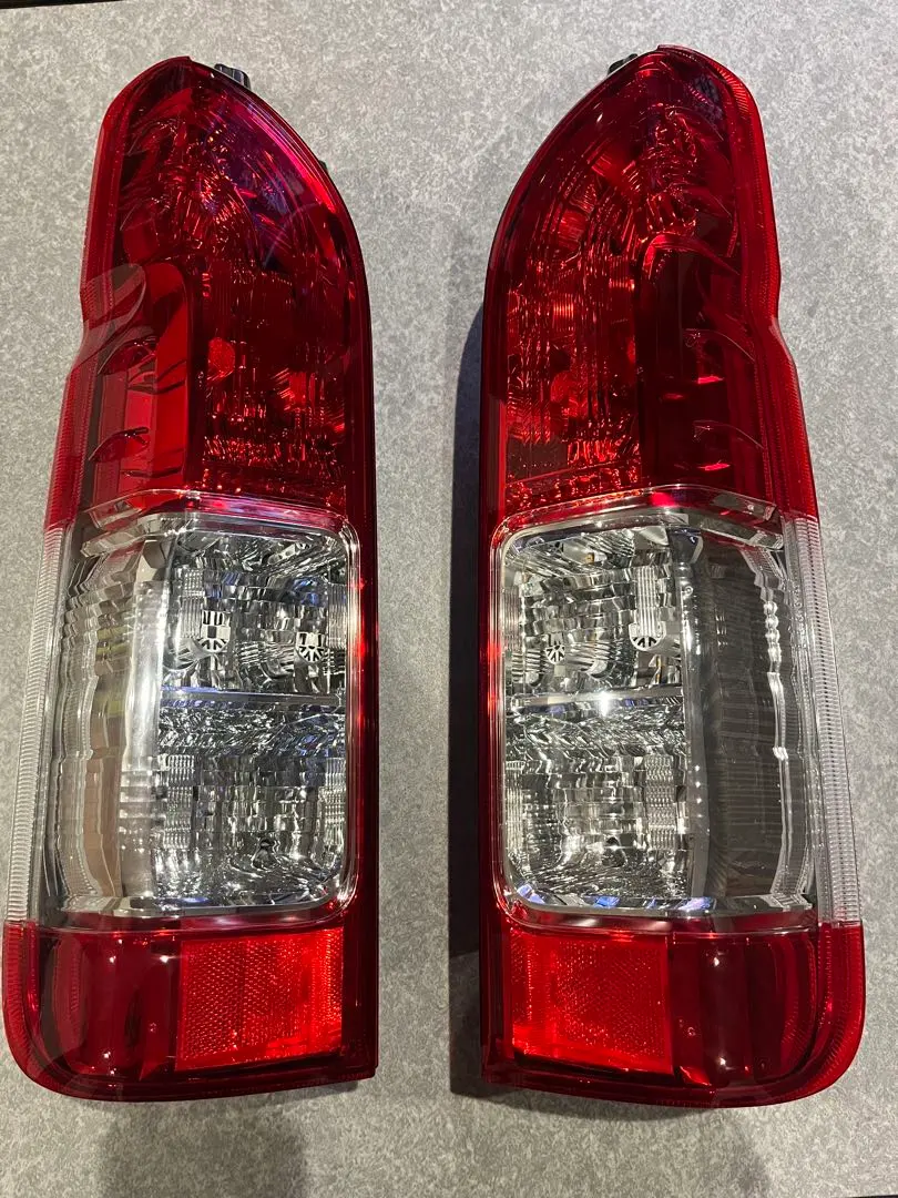 2026年最新】ハイエース テールランプ 新車外しの人気アイテム - メルカリ