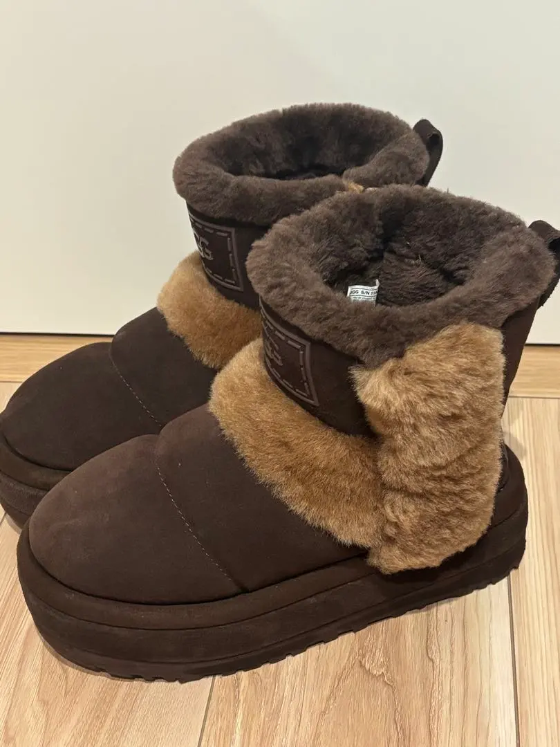 2026年最新】UGG CLASSIC chillapeakの人気アイテム - メルカリ