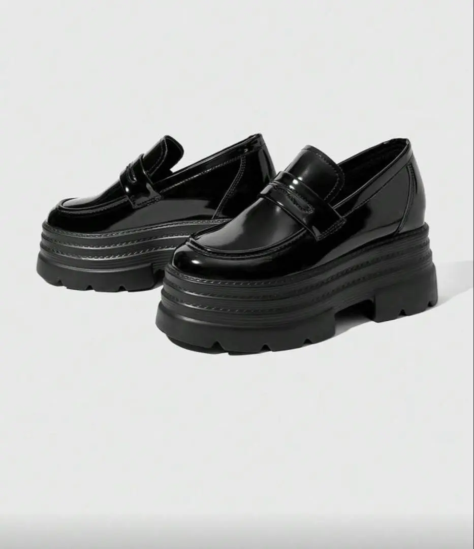 2026年最新】michellMacaron ローファー・革靴の人気アイテム - メルカリ