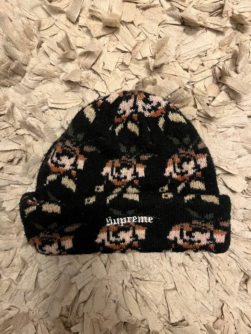 2026年最新】supreme rose beanieの人気アイテム - メルカリ