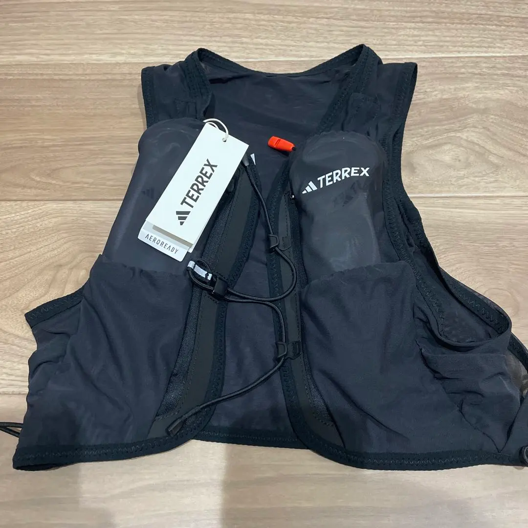 2026年最新】adidasトレイルランニングベストの人気アイテム - メルカリ