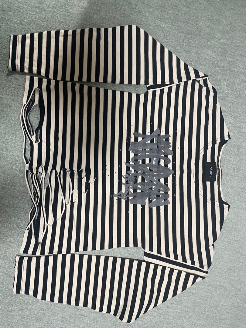 GRANCY 総柄ラインストーングラフィックロンT ブラック ボーダー