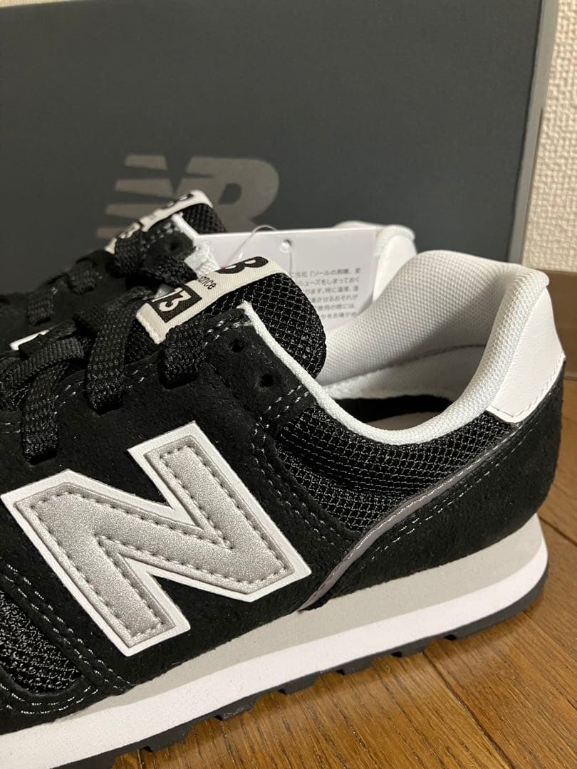 23.5cm ニューバランスML373ブラック&シルバーカラー