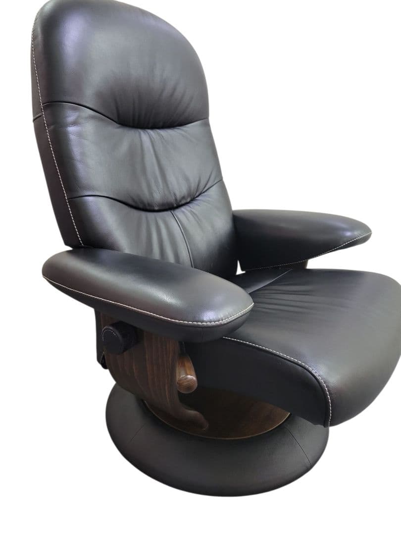 【廃盤希少】カリモク 高級本革 リクライニングチェア レザー 椅子 karimoku(カリモク)のTHE FIRST(ザ・ファースト) 本革 リクライニング