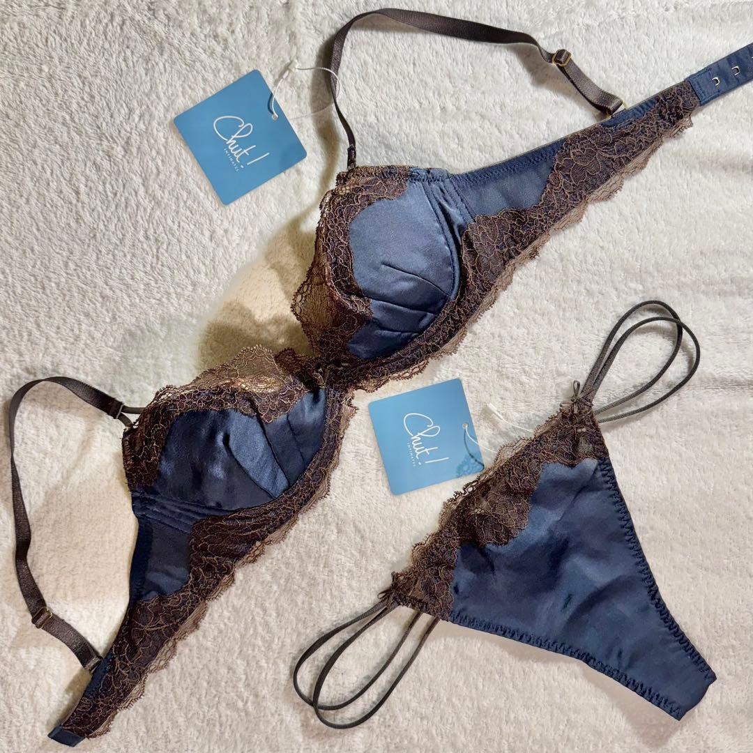 【専用】chut! ベイカー恵利沙ネイビー A-B65,A70 GストリングL