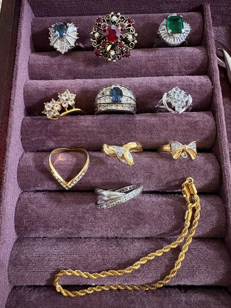 遺品整理 アクセサリーまとめ売り - メルカリ