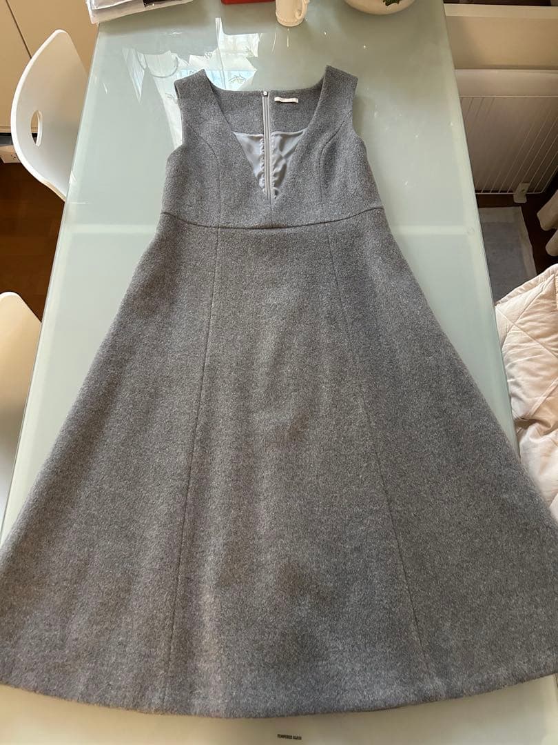 MプルミエAVENIRETOILE Vネックジャンパースカート38 完売品 FEW ITEMS / 大人の女性らしい装いに昇華してくれる1枚♡長いシーズン