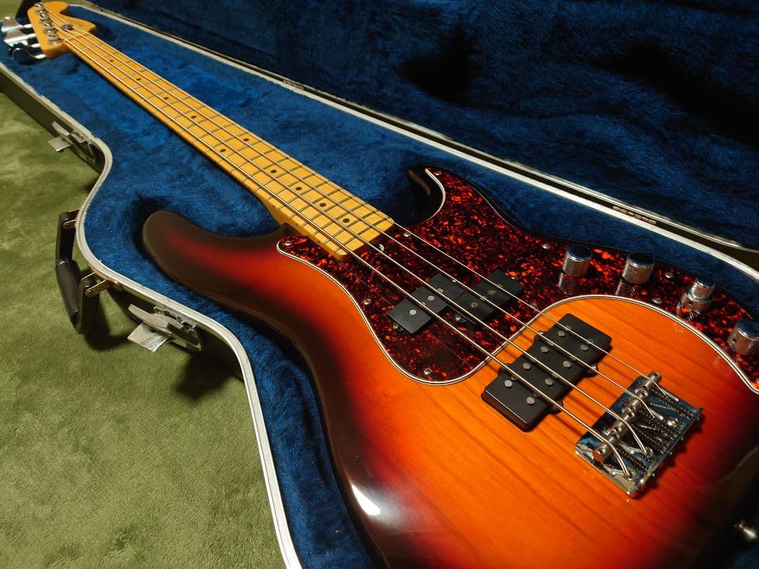 ベース Fender American DELUXE Precision Fender American Deluxe Precision Bass - Black | Sweetwater