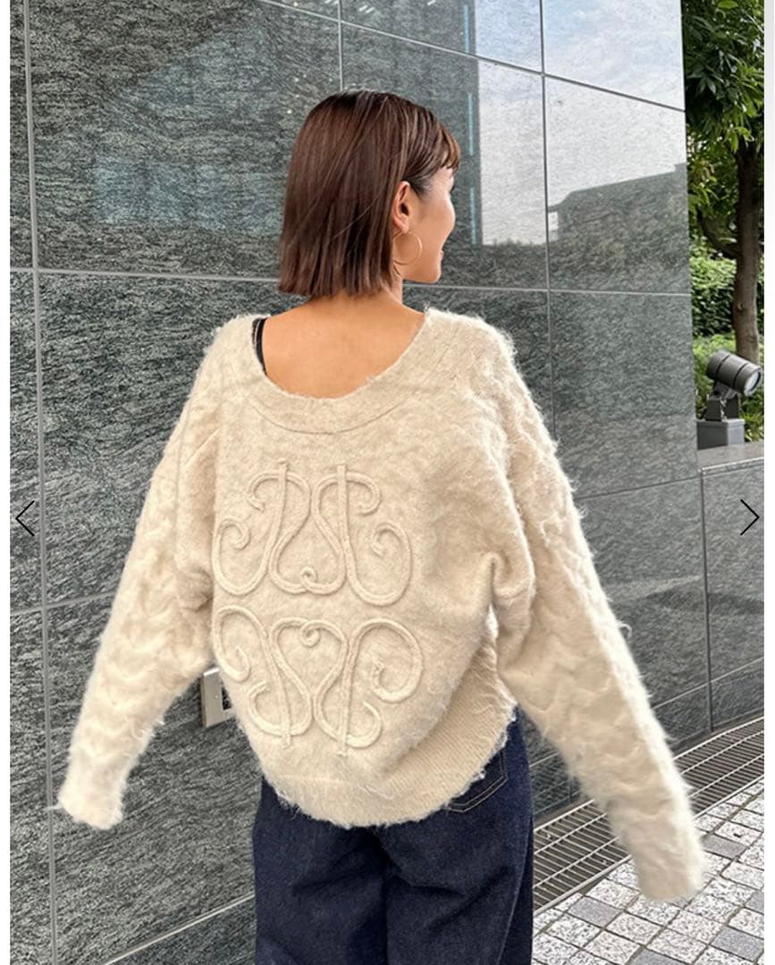 ゆるり様専用 CREDONA コード刺繍ロゴカーデ - メルカリ