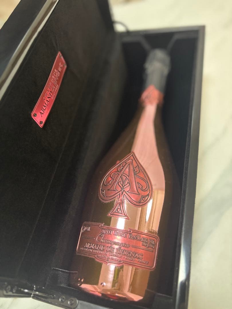 新品未開封 箱付き】アルマンド ロゼ 正規品 ケース付き - メルカリ