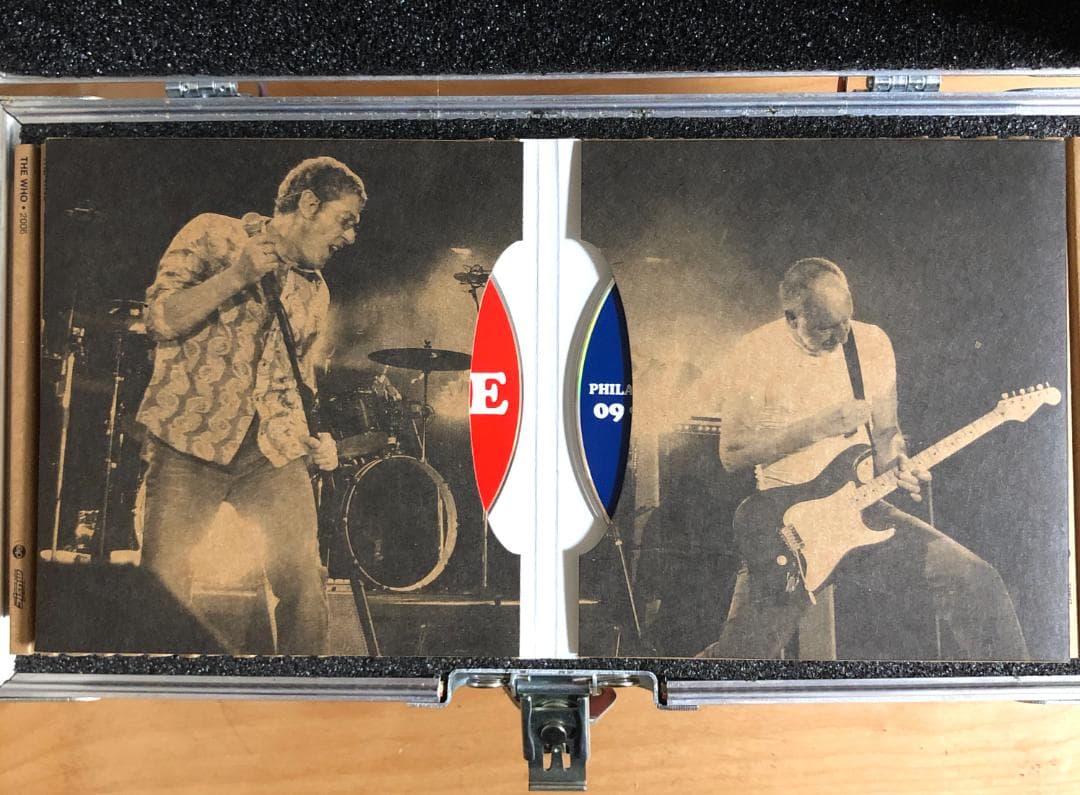 40CD+20DVD 直筆サイン】THE WHO: 2006 TOUR V.1 - メルカリ