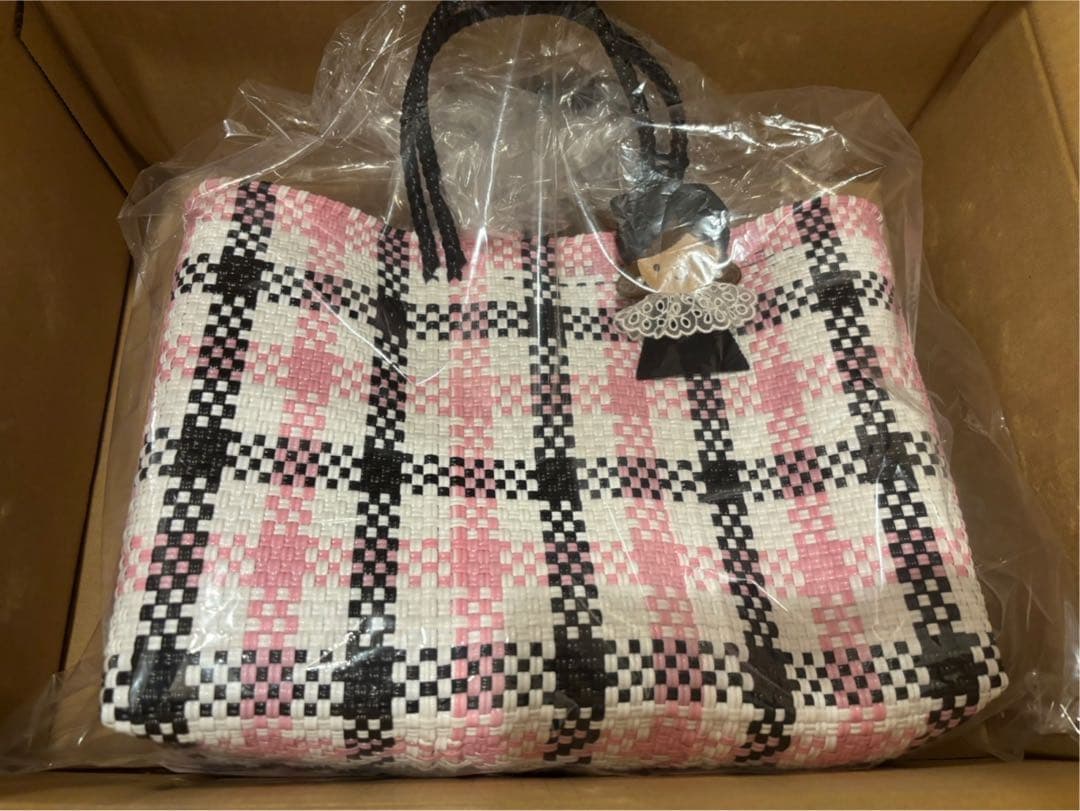 ファミリア メルカドバッグ ホワイトピンクファミリア メルカドバッグ