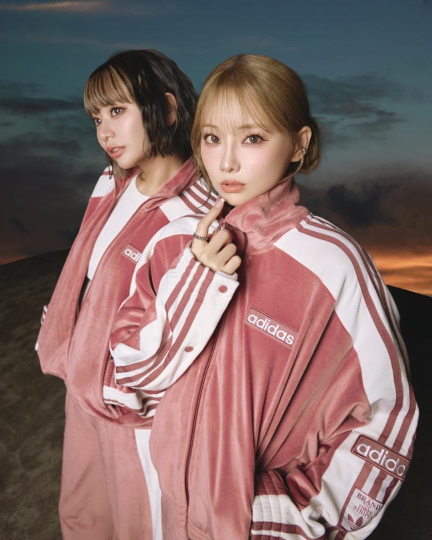 新品M adidas W ADIBREAK VELOUR TT 重盛さと美 - メルカリ