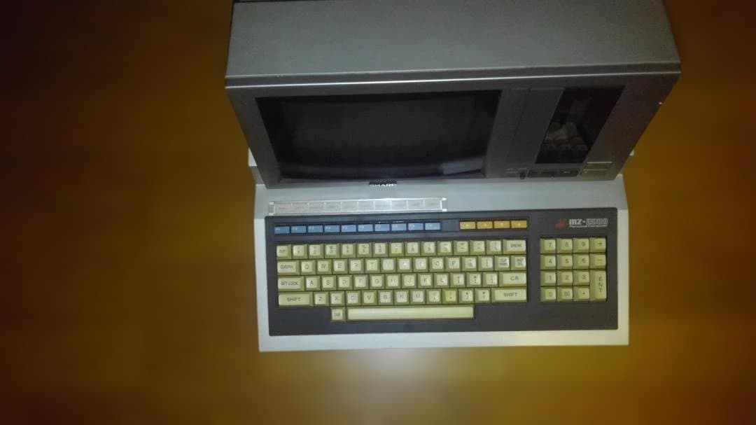 SHARP MZ-2000 - メルカリ