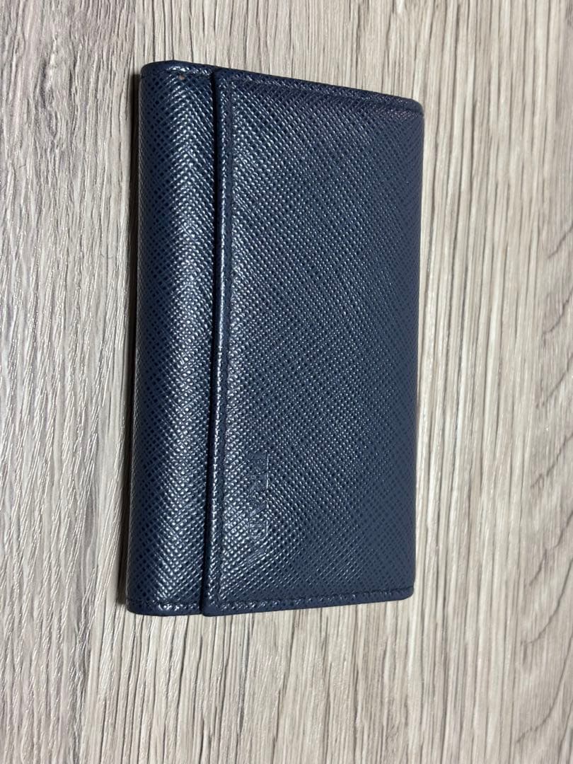 PRADA ネイビー レザー キーケース プラダ - メルカリ