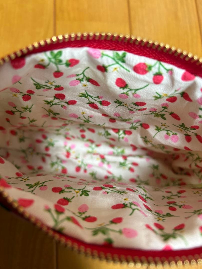 ハンドメイド コヤンイサムチョン ダーツ入りポーチ - メルカリ