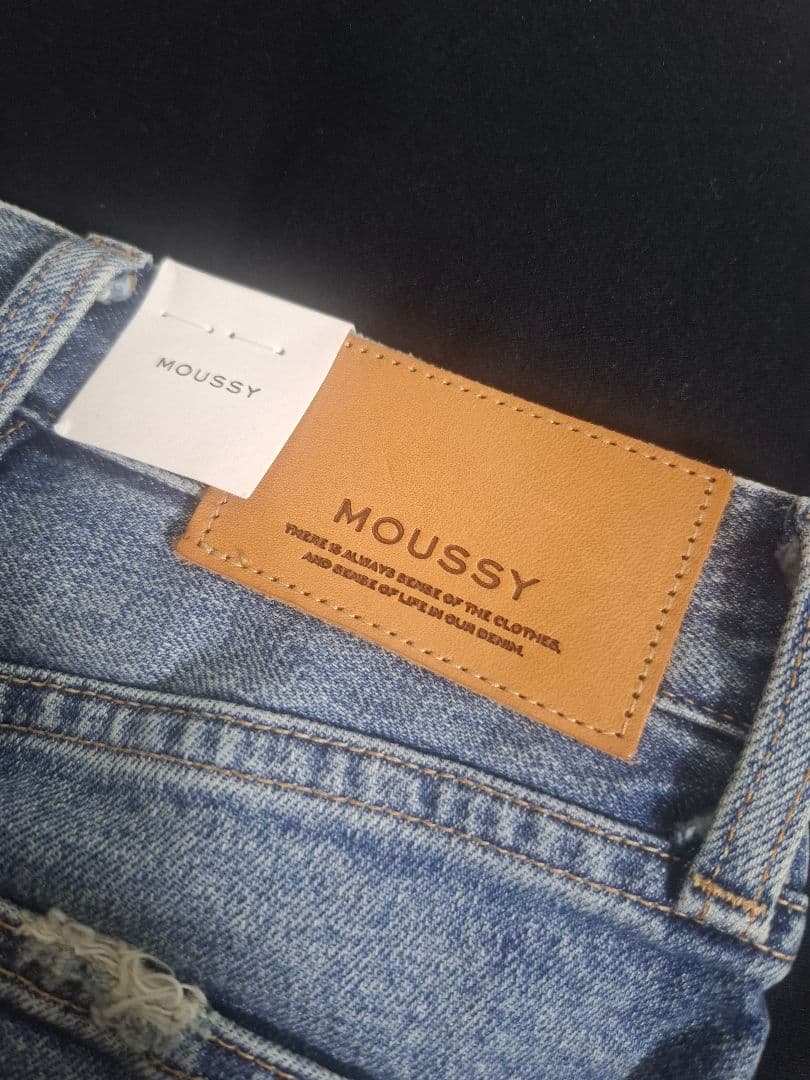 《t》新品　moussy 24 MVS FLARE デニム