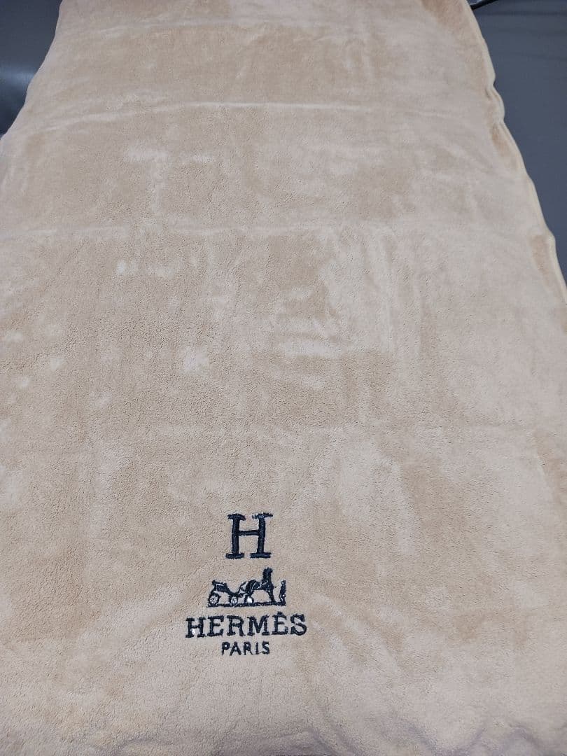 HERMESふわふわ上質素材ベージュバスタオル68cm×140cm HERMES www