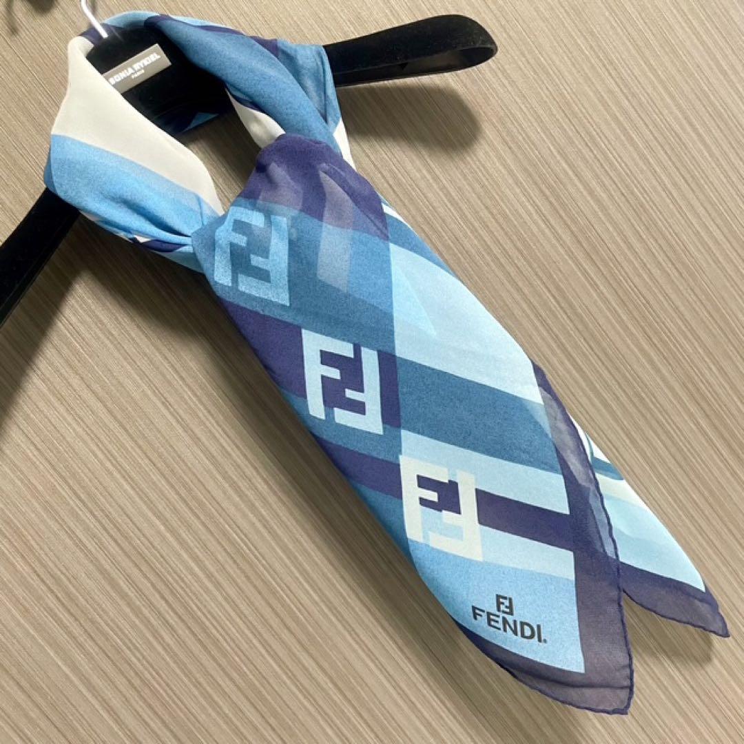 フェンデイ・FENDI・青系ロゴ入りスカーフ・84カレ・極美品 - メルカリ