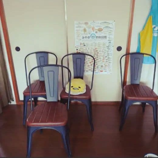 ヴィンテージスタイルのスチール椅子 4脚セット q3569.jpg