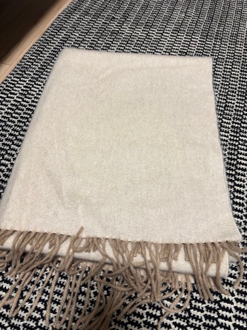 BEGG & CO ベージュ 白 大判ストール リバーシブル