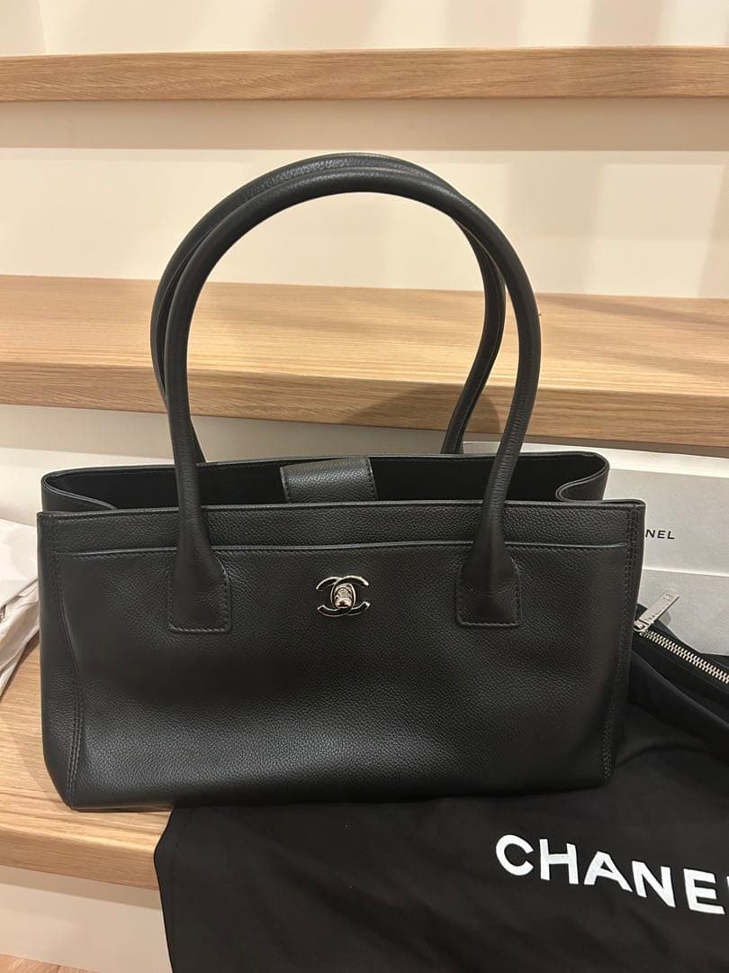 CHANEL ブラック レザートートバッグ 楽天市場】CHANEL シャネル ココマーク ロゴ トートバッグ ショルダー