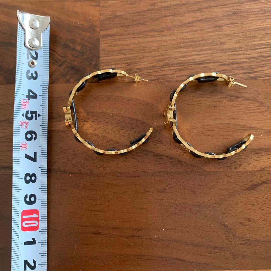 CHANEL ゴールド ブラック フープピアス ノベルティ - メルカリ