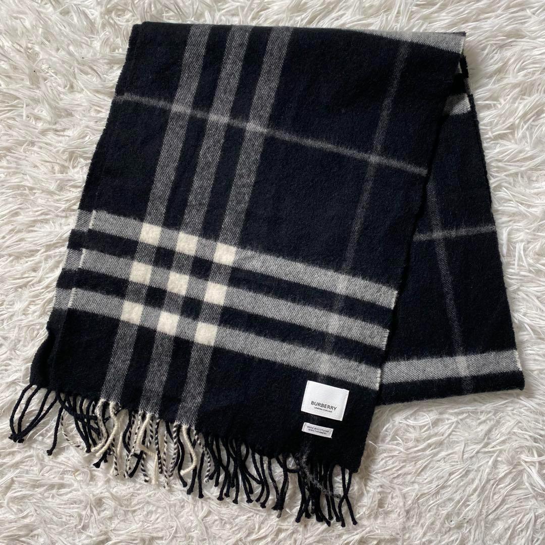 【美品】バーバリー　現行　マフラー　ノバチェック　カシミヤ100%　白タグ BURBERRY(バーバリー) Nova check cashmere muffler ノヴァ チェック