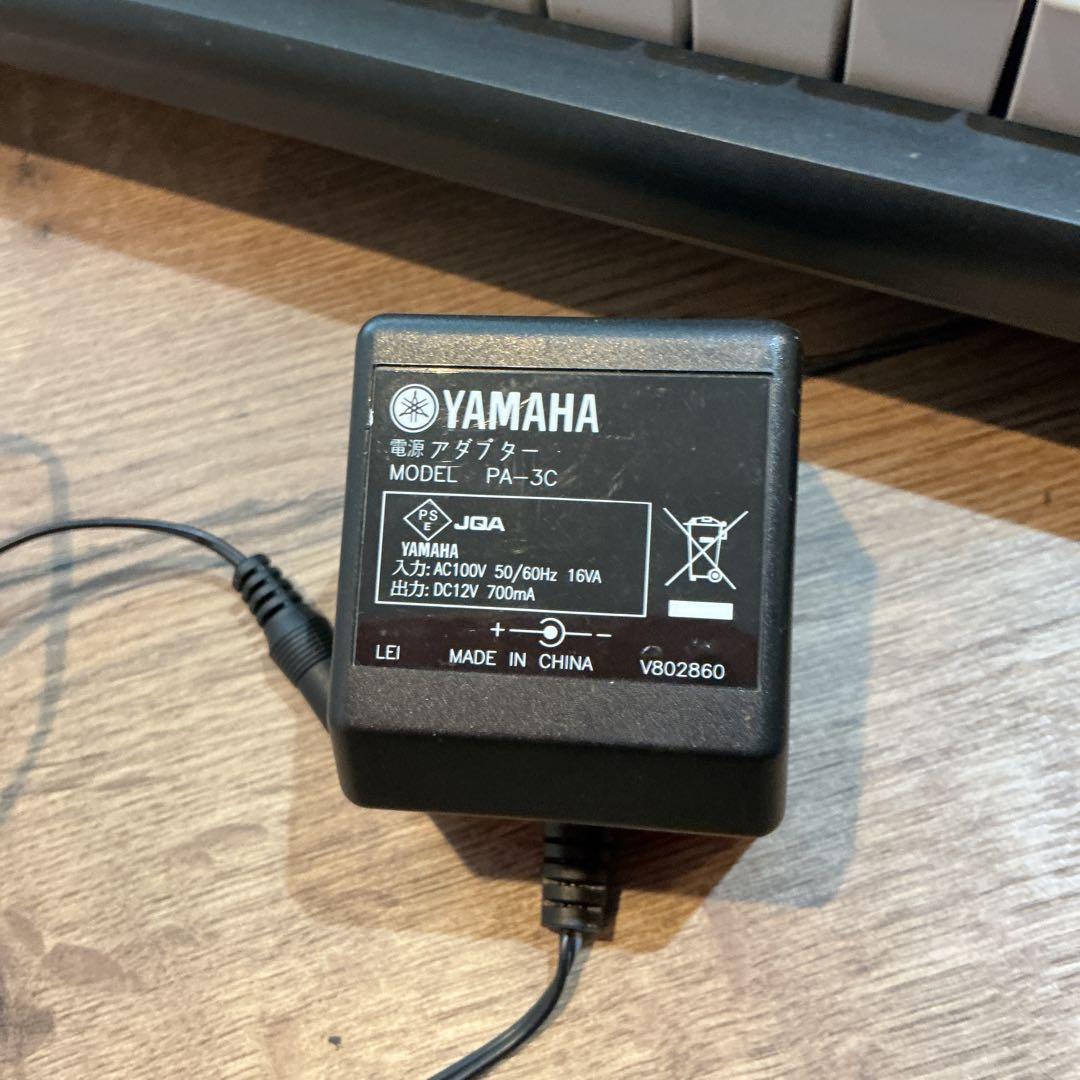 YAMAHA 電子キーボード 2016年製 譜面台・アダプター付き - メルカリ