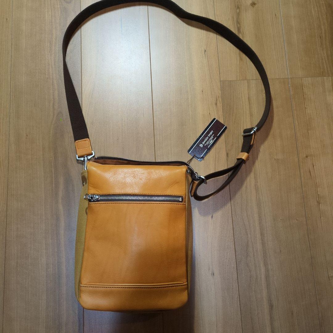 レザー イエロー ショルダーバッグ