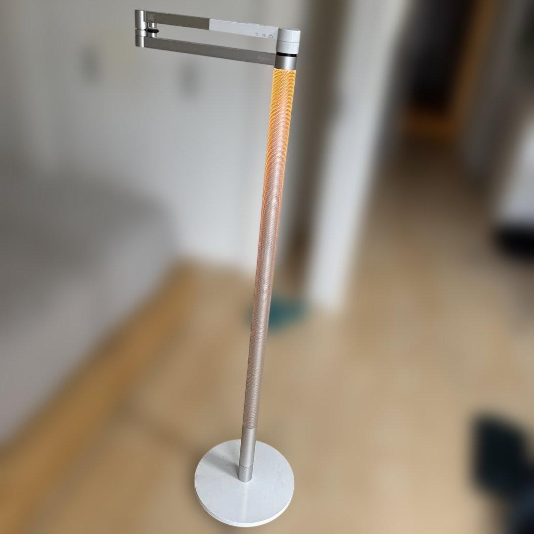 Dyson Solarcycle Morph フロアライト ホワイト／シルバー Dyson Solarcycle Morph™ Floor light (White/Silver) | Dyson